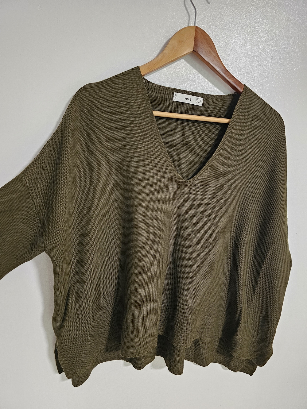 Mango Women's V-Neck Light Knit Sweater Moss Green Size Medium